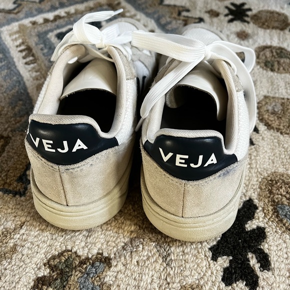 Veja V-10 White and Navy Women's Sneakers - Picture 6 of 9